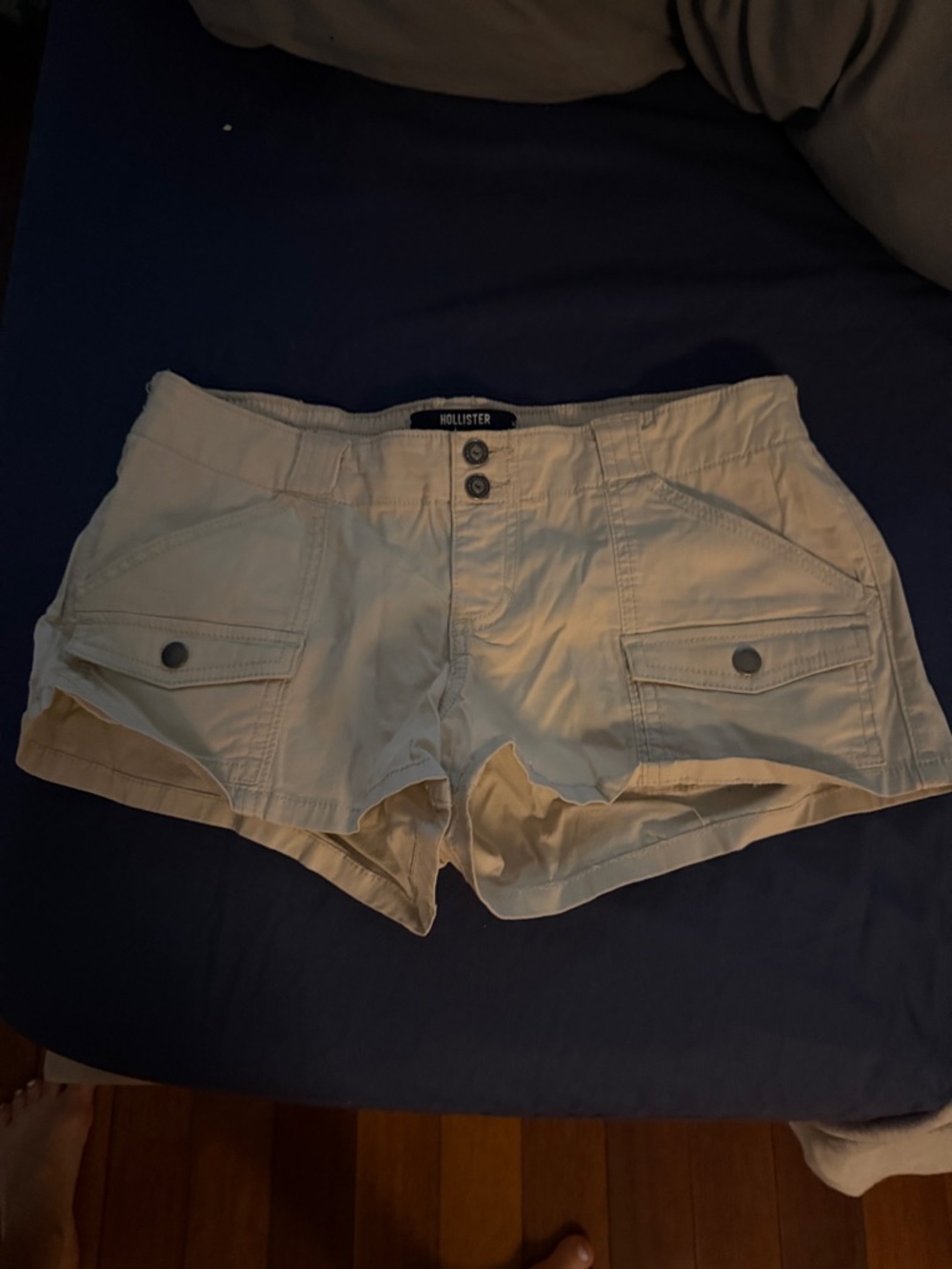 Hollister Cream Cargo Style Women's Shorts